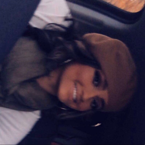 Trendy hat - Picture 4 of 4